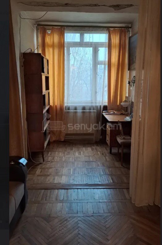 2 Սենյականոց Բնակարան Քարե Շենքում, 63քմ, 5/5 հարկ, Նորմալ Վիճակում, Կահավորված