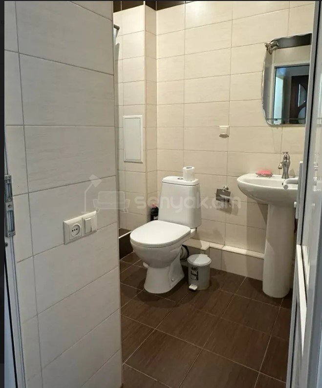 1 Սենյականոց Բնակարան Քարե Շենքում, 35քմ, 4/5 հարկ, Կապիտալ Վերանորոգված, Կահավորված