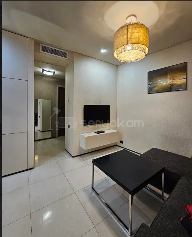 2 Սենյականոց Բնակարան Քարե Շենքում, 40քմ, 3/5 հարկ, Կապիտալ Վերանորոգված, Կահավորված