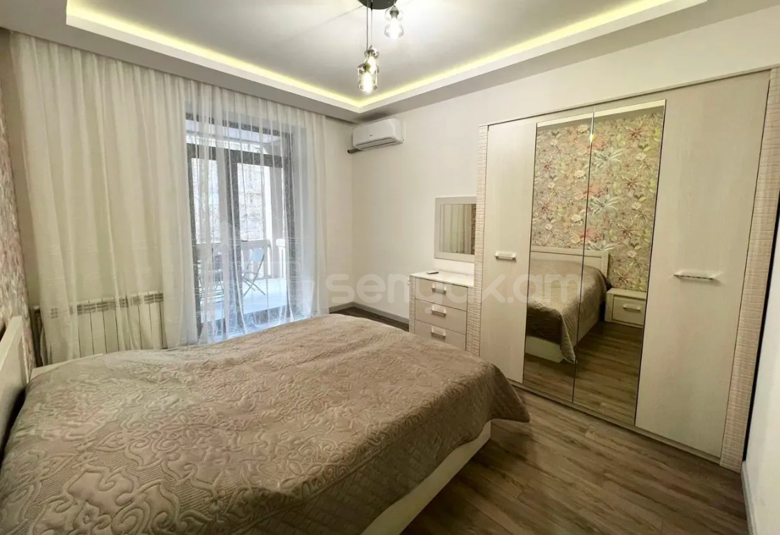 2 Սենյականոց Բնակարան Քարե Շենքում, 75քմ, 2/5 հարկ, Դիզայներական Վերանորոգված, Կահավորված, Արևկող