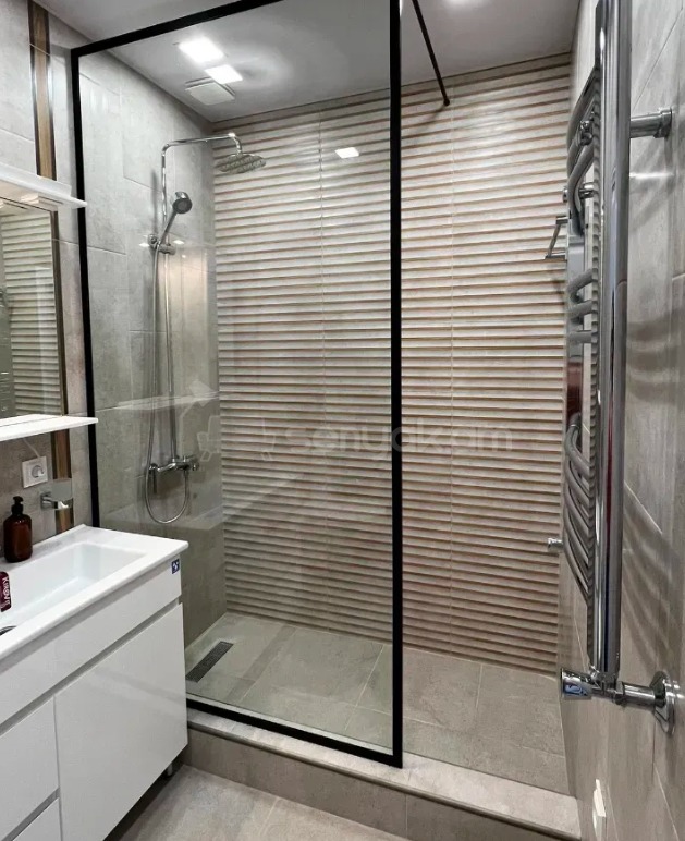 2 Սենյականոց Բնակարան Քարե Շենքում, 75քմ, 2/5 հարկ, Դիզայներական Վերանորոգված, Կահավորված, Արևկող