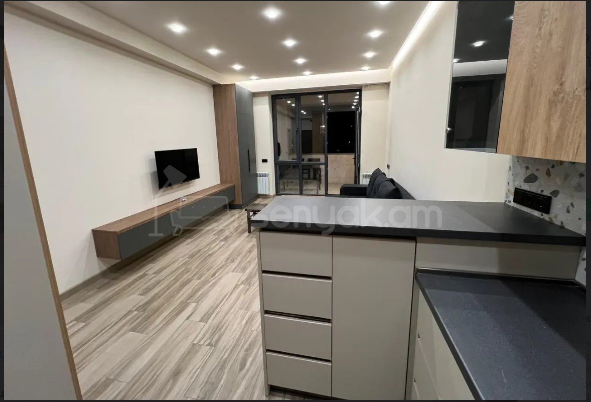 1 Սենյականոց Բնակարան Նորակառույցում, 42քմ, 7/9 հարկ, Կապիտալ Վերանորոգված, Կահավորված