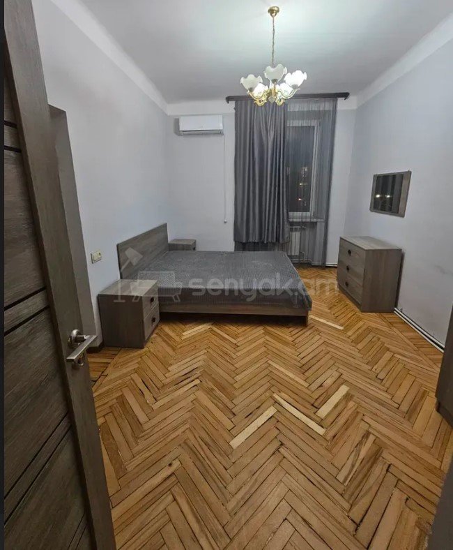 3 Սենյականոց Բնակարան Քարե Շենքում, 80քմ, 4/5 հարկ, Կապիտալ Վերանորոգված, Կահավորված