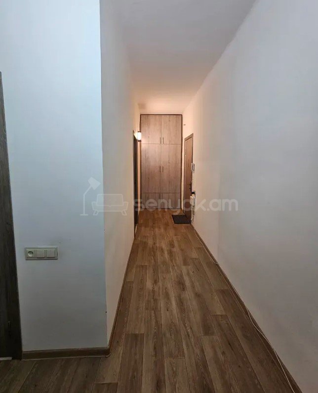 3 Սենյականոց Բնակարան Քարե Շենքում, 80քմ, 4/5 հարկ, Կապիտալ Վերանորոգված, Կահավորված