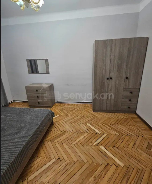 3 Սենյականոց Բնակարան Քարե Շենքում, 80քմ, 4/5 հարկ, Կապիտալ Վերանորոգված, Կահավորված