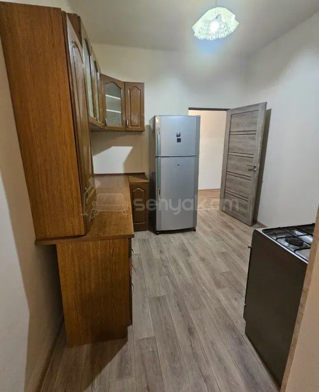 3 Սենյականոց Բնակարան Քարե Շենքում, 80քմ, 4/5 հարկ, Կապիտալ Վերանորոգված, Կահավորված