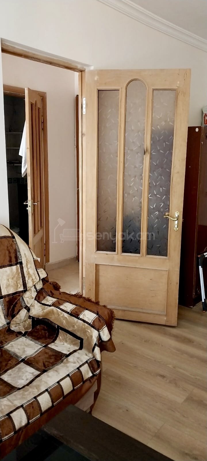 1 Սենյականոց Բնակարան Քարե Շենքում, 30քմ, 3/4 հարկ, Նորմալ Վիճակում, Կահավորված, Արևկող