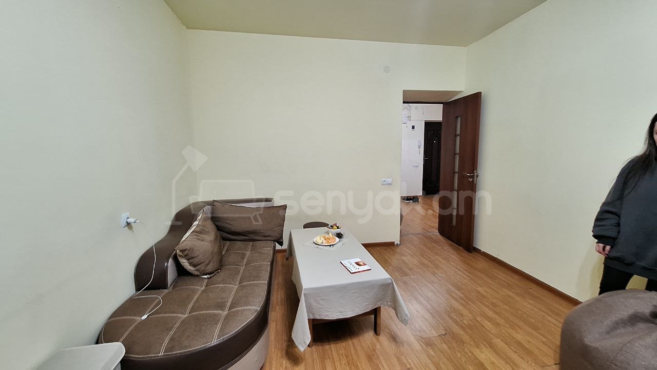 1 Սենյականոց Բնակարան Քարե Շենքում, 40քմ, 3/5 հարկ, Կապիտալ Վերանորոգված, Կահավորված