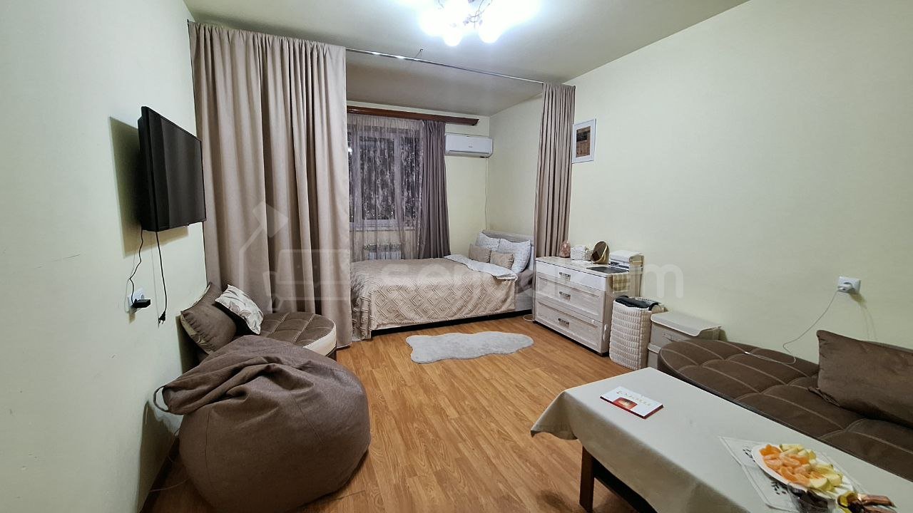 1 Սենյականոց Բնակարան Քարե Շենքում, 40քմ, 3/5 հարկ, Կապիտալ Վերանորոգված, Կահավորված