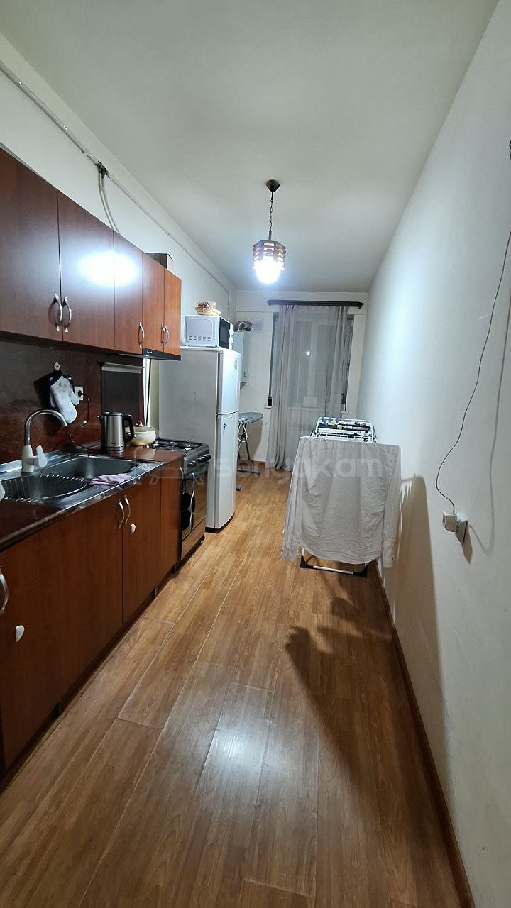 1 Սենյականոց Բնակարան Քարե Շենքում, 40քմ, 3/5 հարկ, Կապիտալ Վերանորոգված, Կահավորված