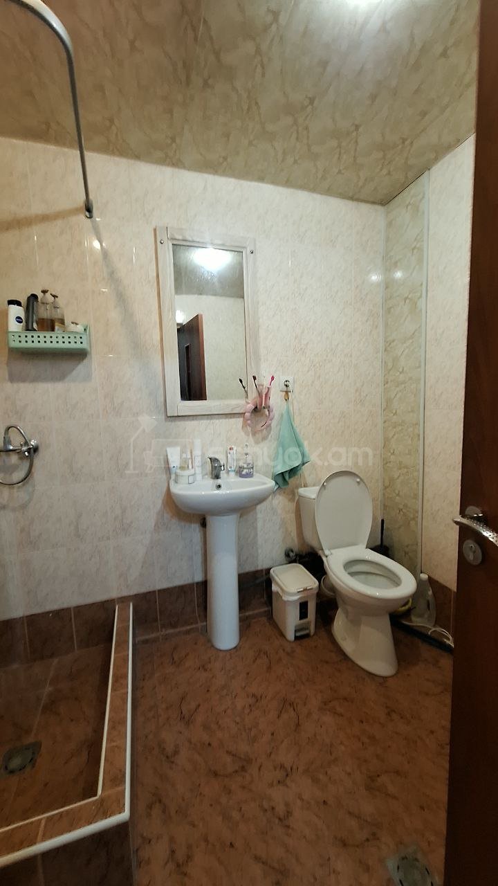 1 Սենյականոց Բնակարան Քարե Շենքում, 40քմ, 3/5 հարկ, Կապիտալ Վերանորոգված, Կահավորված