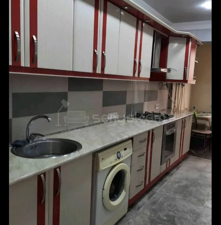 2 Սենյականոց Բնակարան Քարե Շենքում, 73քմ, 1/4 հարկ, Նորմալ Վիճակում, Կահավորված, Արևկող