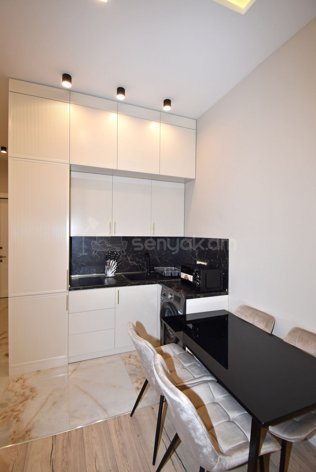 2 Սենյականոց Բնակարան Նորակառույցում, 80քմ, 8/12 հարկ, Դիզայներական Վերանորոգված