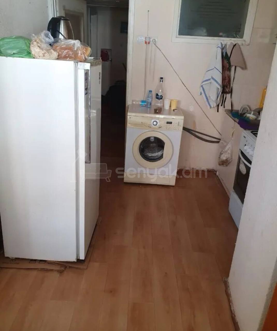 3 Սենյականոց Բնակարան Քարե Շենքում, 91քմ, 3/5 հարկ, Նորմալ Վիճակում, Կահավորված, Արևկող