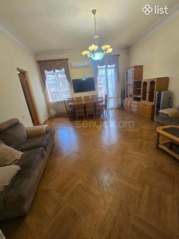 4 Սենյականոց Բնակարան Քարե Շենքում, 130քմ, 4/7 հարկ, Նորմալ Վիճակում