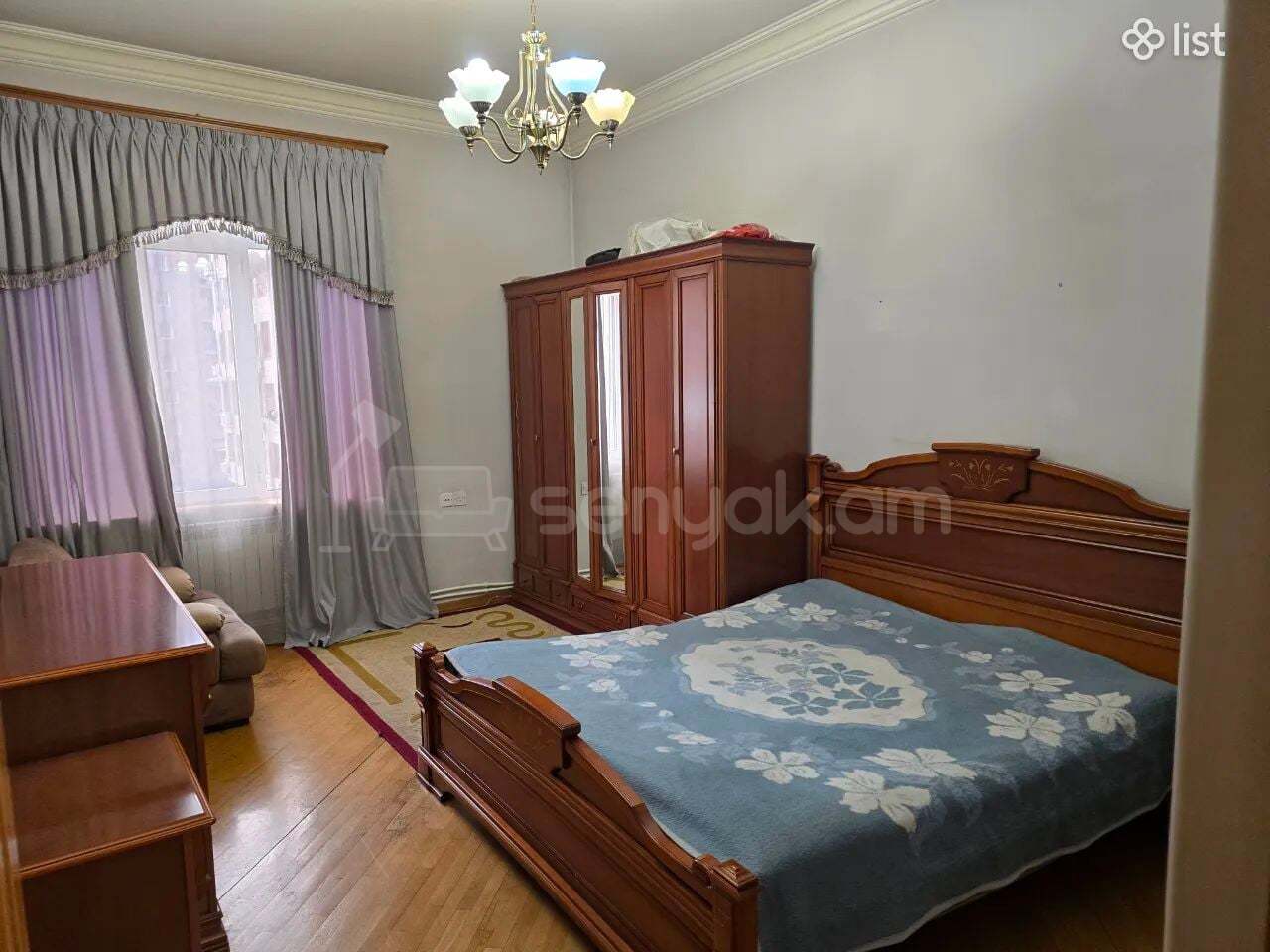 4 Սենյականոց Բնակարան Քարե Շենքում, 130քմ, 4/7 հարկ, Նորմալ Վիճակում