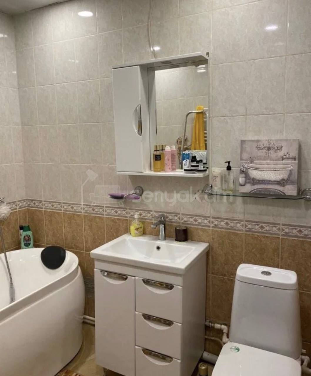 1 Սենյականոց Բնակարան Քարե Շենքում, 52քմ, 5/5 հարկ, Կապիտալ Վերանորոգված, Կահավորված, Արևկող