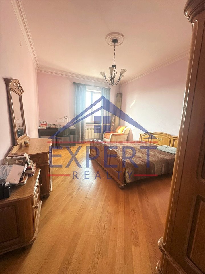 3 Սենյականոց Բնակարան Քարե Շենքում, 109քմ, 5/5 հարկ, Կոսմետիկ Վերանորոգված