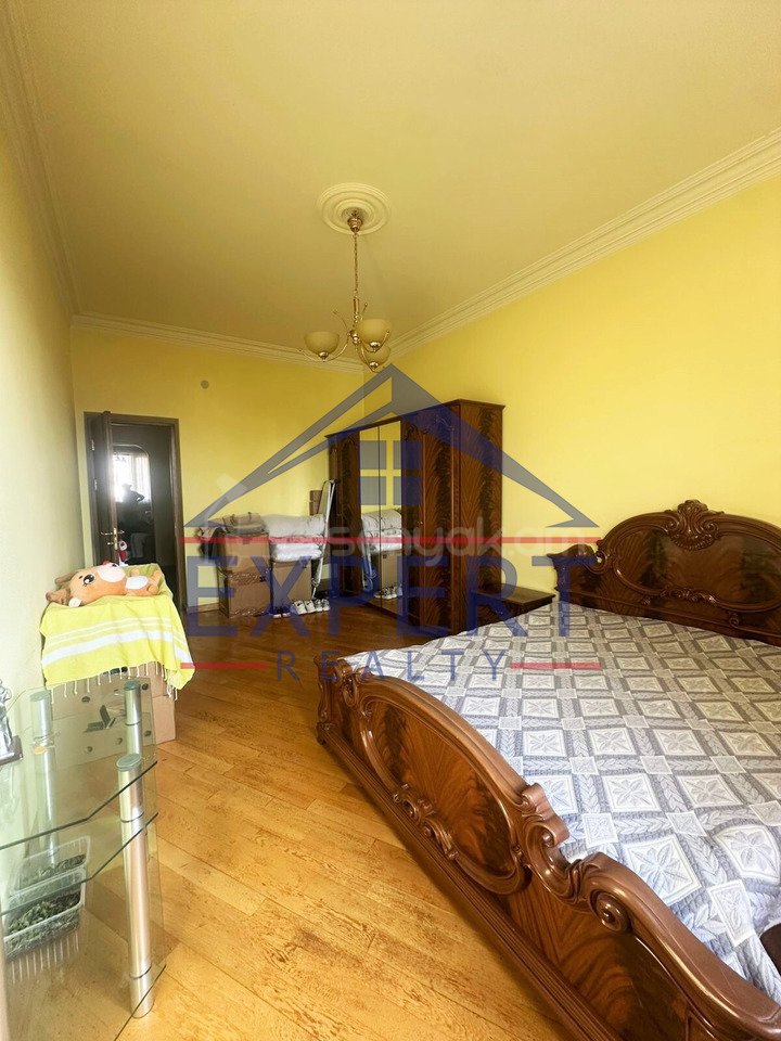 3 Սենյականոց Բնակարան Քարե Շենքում, 109քմ, 5/5 հարկ, Կոսմետիկ Վերանորոգված