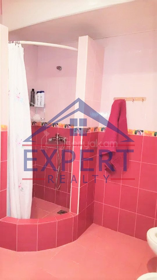 3 Սենյականոց Բնակարան Քարե Շենքում, 109քմ, 5/5 հարկ, Կոսմետիկ Վերանորոգված