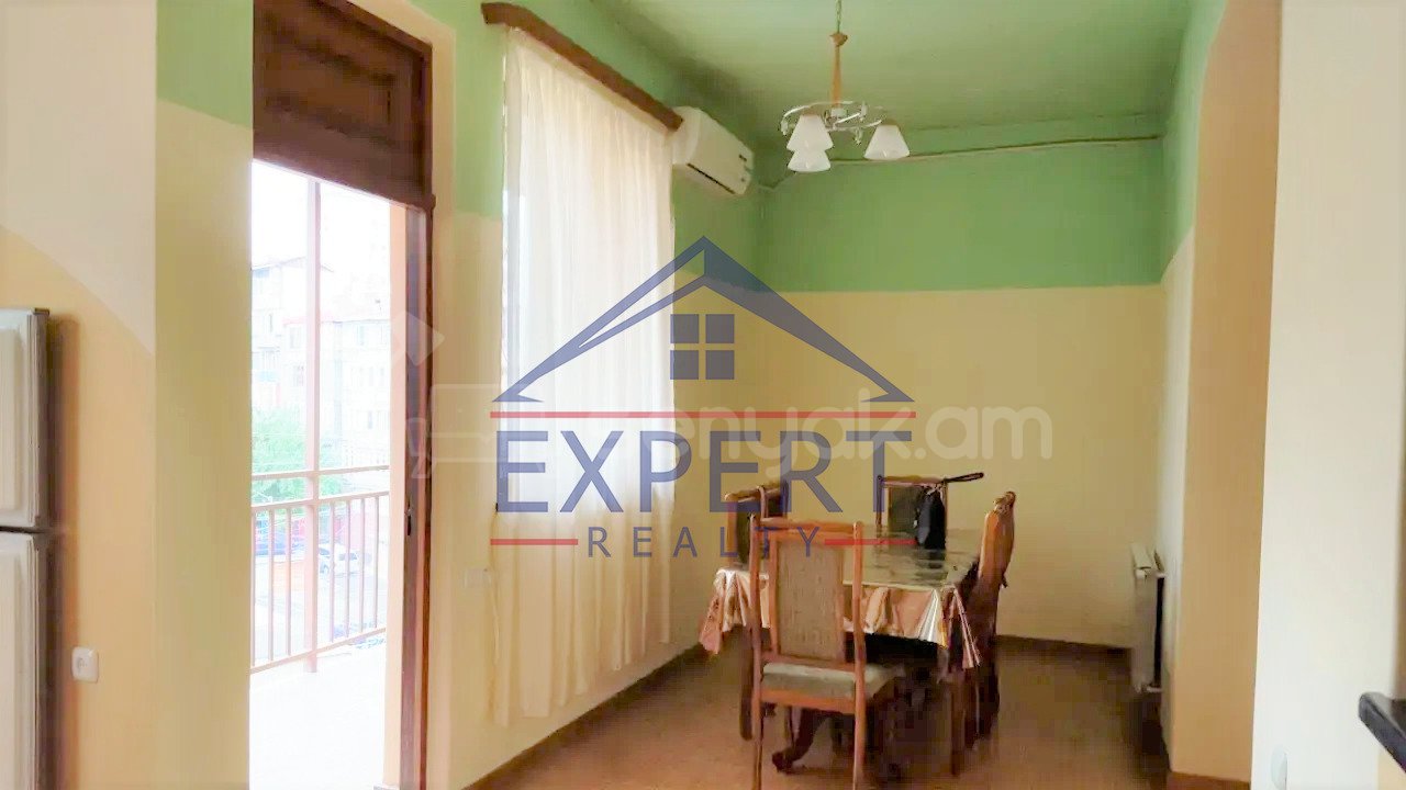 3 Սենյականոց Բնակարան Քարե Շենքում, 109քմ, 5/5 հարկ, Կոսմետիկ Վերանորոգված