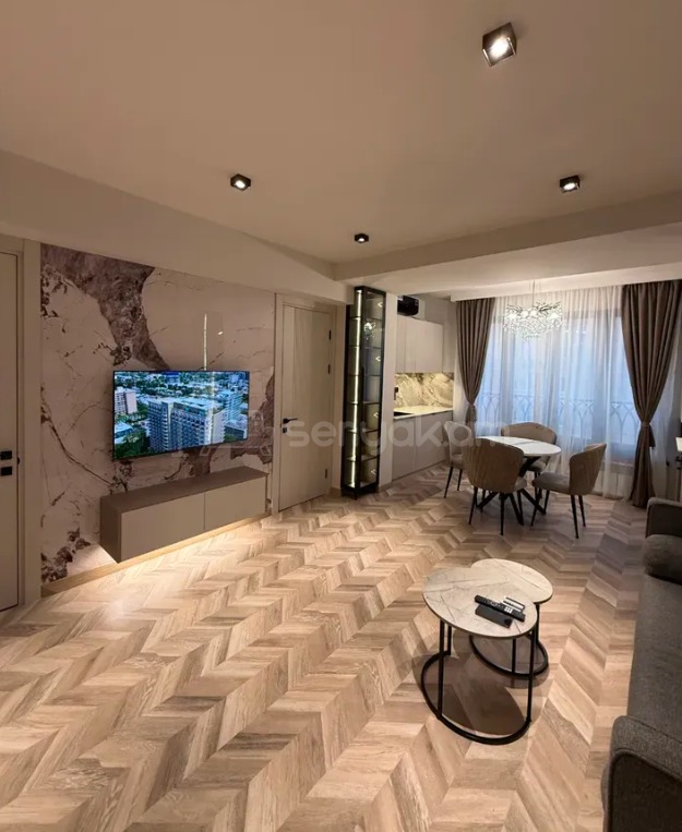 2 Սենյականոց Բնակարան, 42քմ, 3/9 հարկ, Դիզայներական Վերանորոգված, Կահավորված, Արևկող