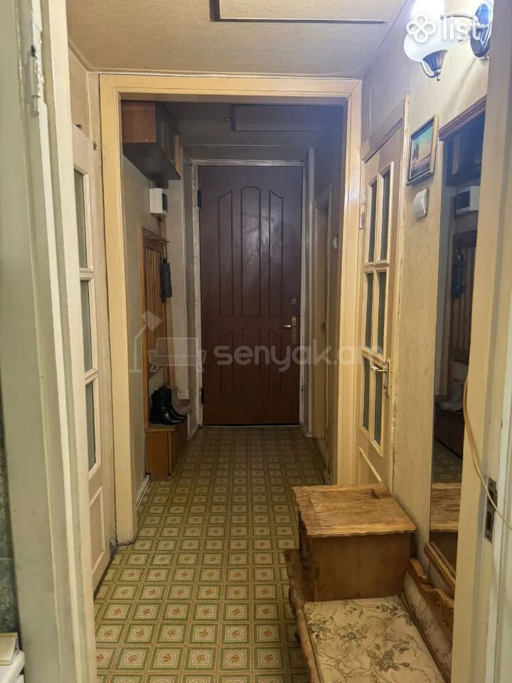 1 Սենյականոց Բնակարան Քարե Շենքում, 37քմ, 4/5 հարկ, Նորմալ Վիճակում