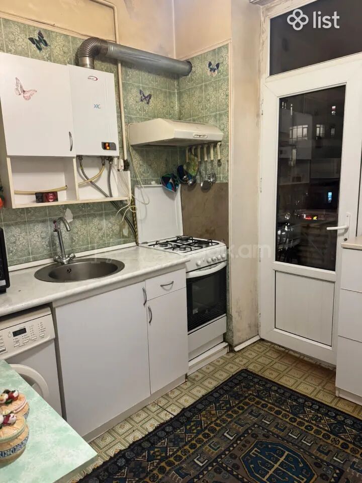 1 Սենյականոց Բնակարան Քարե Շենքում, 37քմ, 4/5 հարկ, Նորմալ Վիճակում