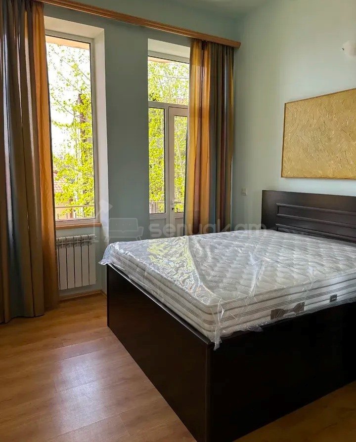 2 Սենյականոց Բնակարան Նորակառույցում, 64քմ, 1/3 հարկ, Կապիտալ Վերանորոգված, Կահավորված, Արևկող