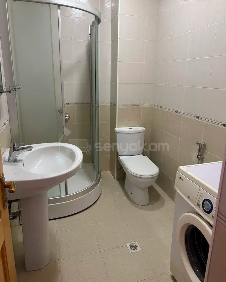 2 Սենյականոց Բնակարան Նորակառույցում, 64քմ, 1/3 հարկ, Կապիտալ Վերանորոգված, Կահավորված, Արևկող