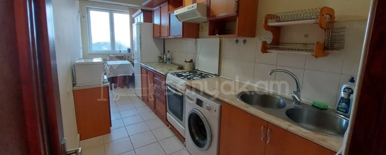 3 Սենյականոց Բնակարան Քարե Շենքում, 80քմ, 5/5 հարկ, Կոսմետիկ Վերանորոգված, Կահավորված