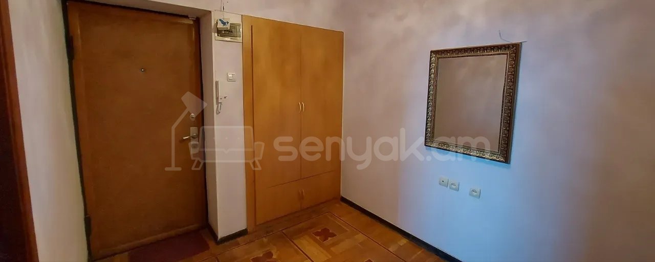 3 Սենյականոց Բնակարան Քարե Շենքում, 80քմ, 5/5 հարկ, Կոսմետիկ Վերանորոգված, Կահավորված