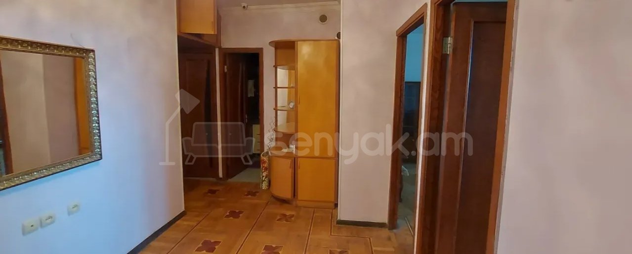 3 Սենյականոց Բնակարան Քարե Շենքում, 80քմ, 5/5 հարկ, Կոսմետիկ Վերանորոգված, Կահավորված