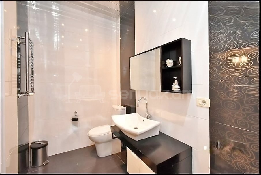 4 Սենյականոց Բնակարան Նորակառույցում, 158քմ, 10/17 հարկ, Կապիտալ Վերանորոգված, Կահավորված, Արևկող