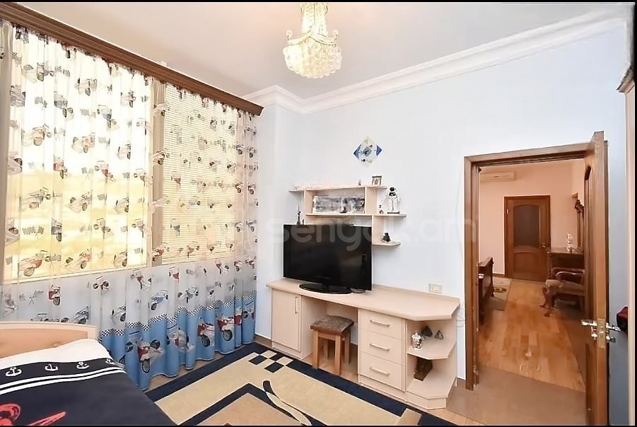 4 Սենյականոց Բնակարան Նորակառույցում, 158քմ, 10/17 հարկ, Կապիտալ Վերանորոգված, Կահավորված, Արևկող