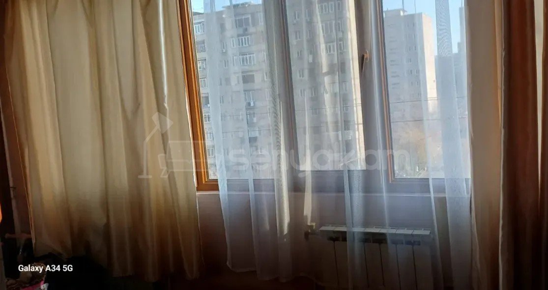 1 Սենյականոց Բնակարան, 50քմ, 4/9 հարկ, Նորմալ Վիճակում, Կահավորված, Արևկող