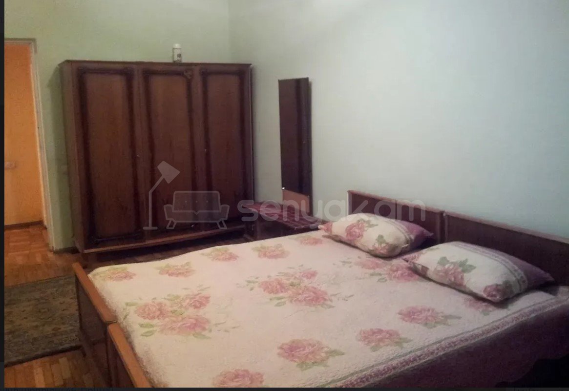 2 Սենյականոց Բնակարան Քարե Շենքում, 70քմ, 5/5 հարկ, Նորմալ Վիճակում, Կահավորված