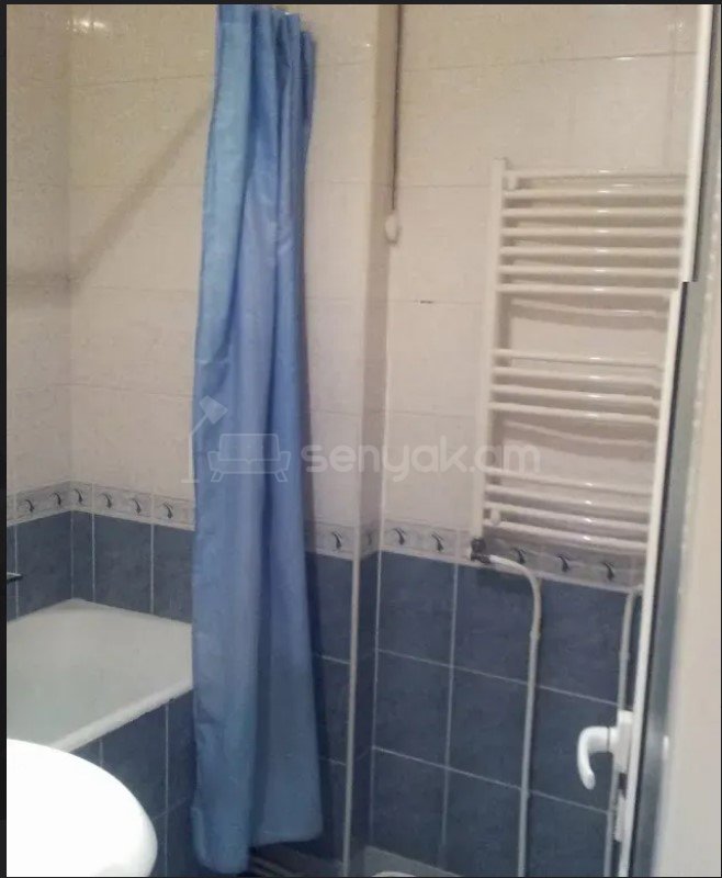 2 Սենյականոց Բնակարան Քարե Շենքում, 70քմ, 5/5 հարկ, Նորմալ Վիճակում, Կահավորված