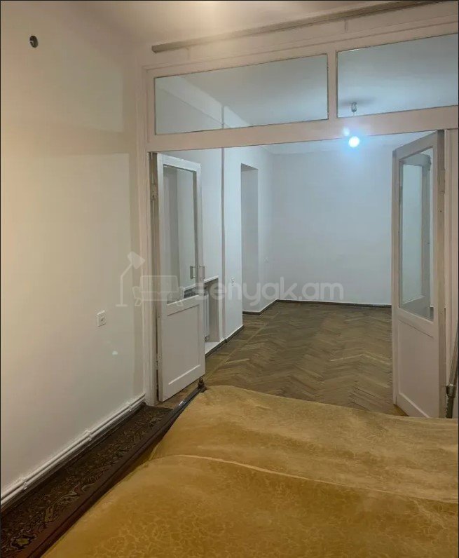 4 Սենյականոց Բնակարան Քարե Շենքում, 102քմ, 2/7 հարկ, Նորմալ Վիճակում, Կահավորված