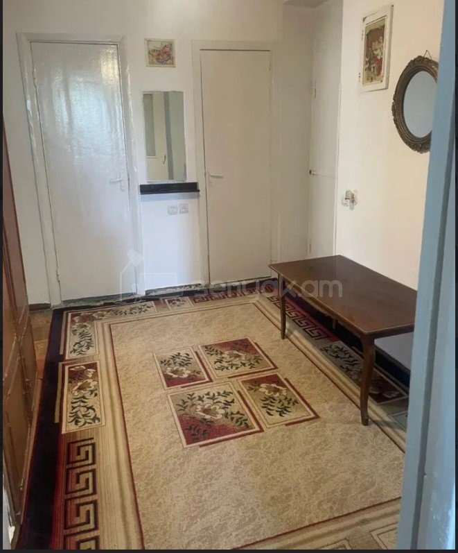 4 Սենյականոց Բնակարան Քարե Շենքում, 102քմ, 2/7 հարկ, Նորմալ Վիճակում, Կահավորված