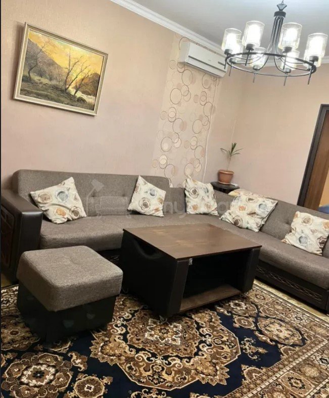 3 Սենյականոց Բնակարան Քարե Շենքում, 70քմ, 3/5 հարկ, Կապիտալ Վերանորոգված, Կահավորված