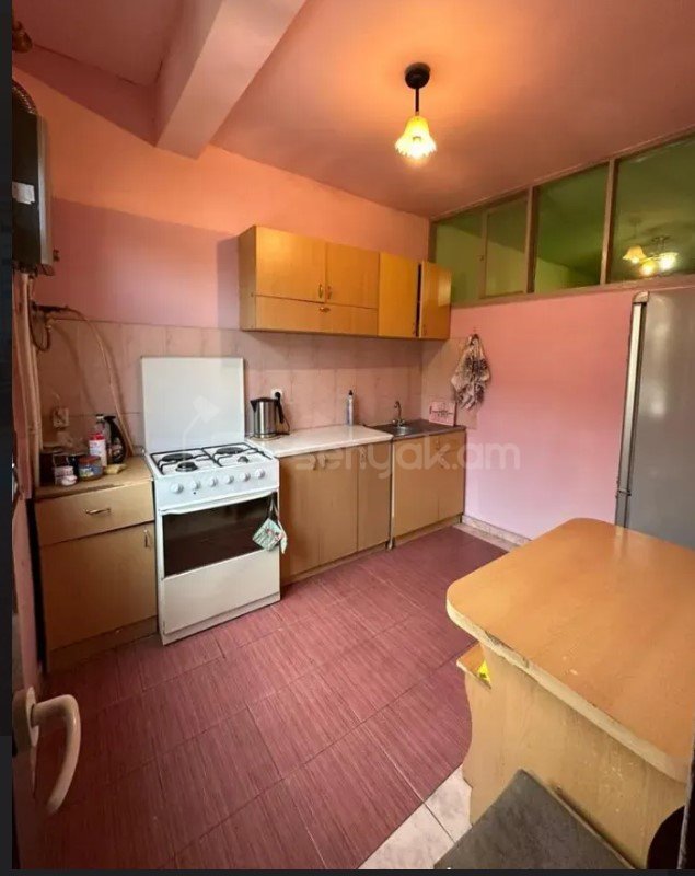 2 Սենյականոց Բնակարան Քարե Շենքում, 54քմ, 5/7 հարկ, Կապիտալ Վերանորոգված, Կահավորված