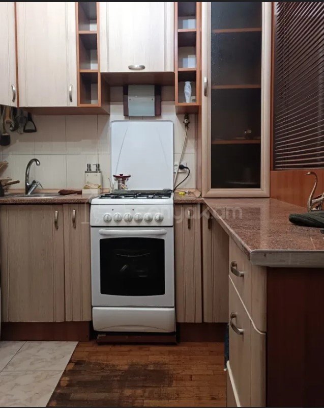 1 Սենյականոց Բնակարան Քարե Շենքում, 42քմ, 2/6 հարկ, Կապիտալ Վերանորոգված, Կահավորված