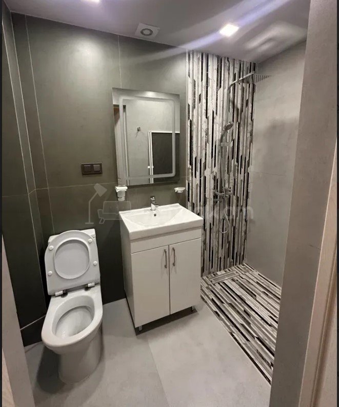 1 Սենյականոց Բնակարան Քարե Շենքում, 35քմ, 1/4 հարկ, Կապիտալ Վերանորոգված, Կահավորված