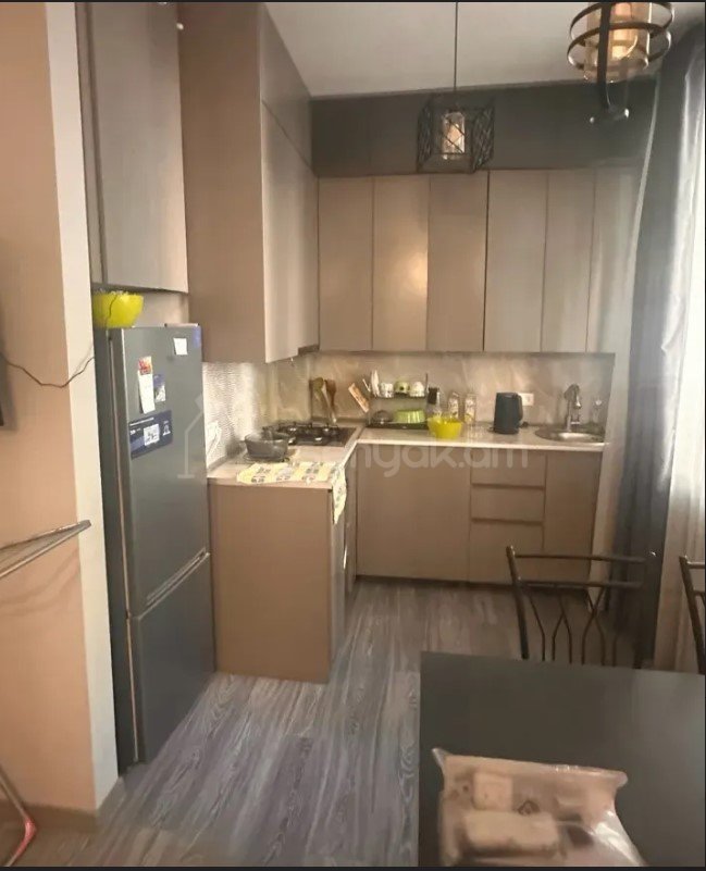 1 Սենյականոց Բնակարան Քարե Շենքում, 35քմ, 1/4 հարկ, Կապիտալ Վերանորոգված, Կահավորված