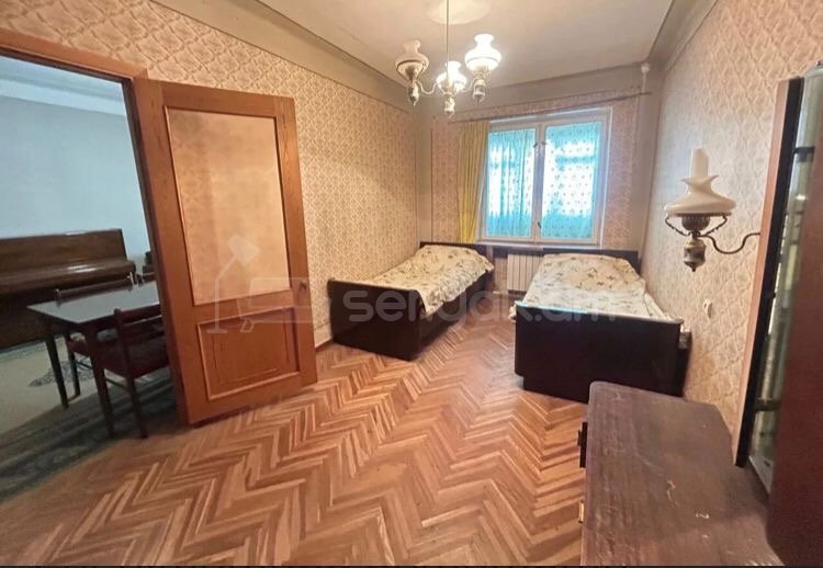 3 Սենյականոց Բնակարան Քարե Շենքում, 76քմ, 2/5 հարկ, Նորմալ Վիճակում