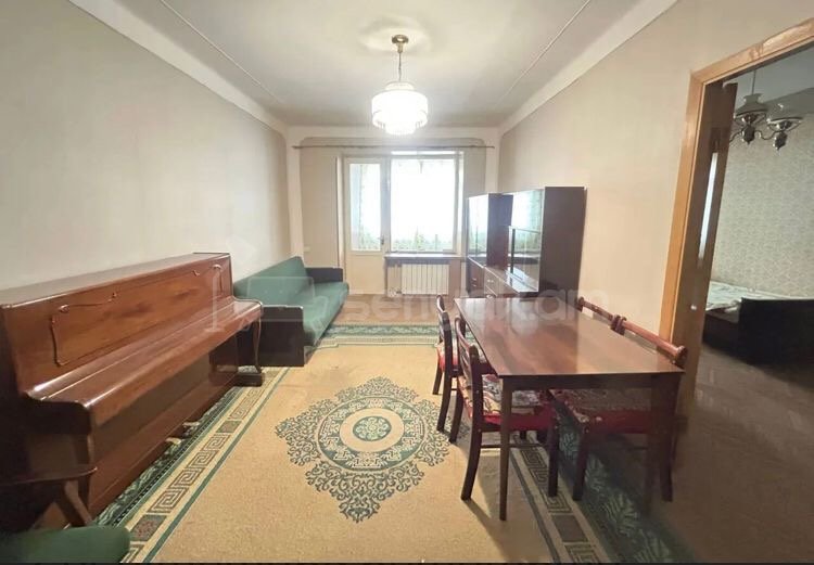 3 Սենյականոց Բնակարան Քարե Շենքում, 76քմ, 2/5 հարկ, Նորմալ Վիճակում