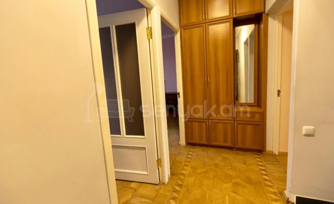 3 Սենյականոց Բնակարան Քարե Շենքում, 85քմ, 5/5 հարկ, Նորմալ Վիճակում, Կահավորված