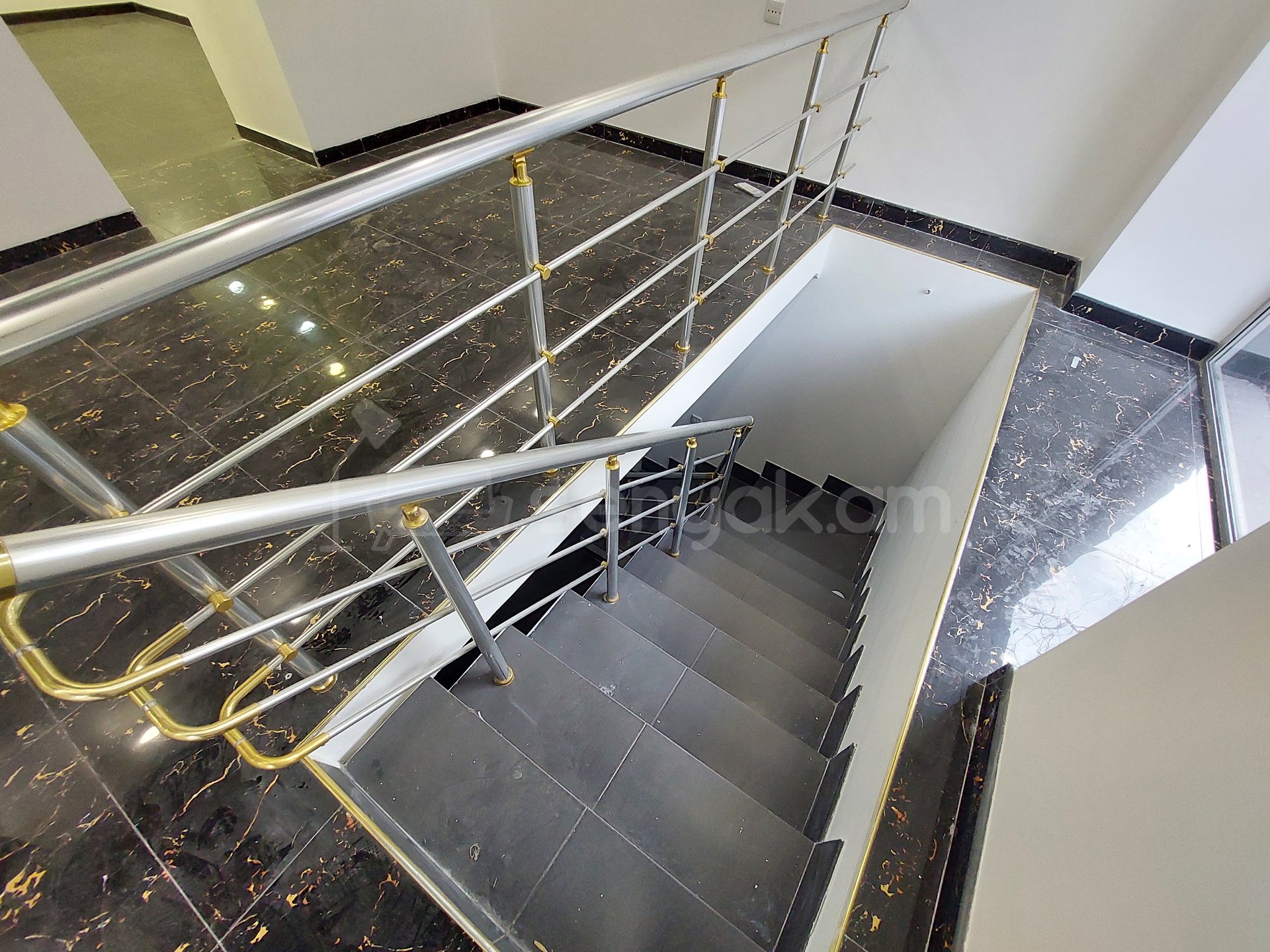 Սպասարկման Տարածք, 120քմ, Կապիտալ Վերանորոգված