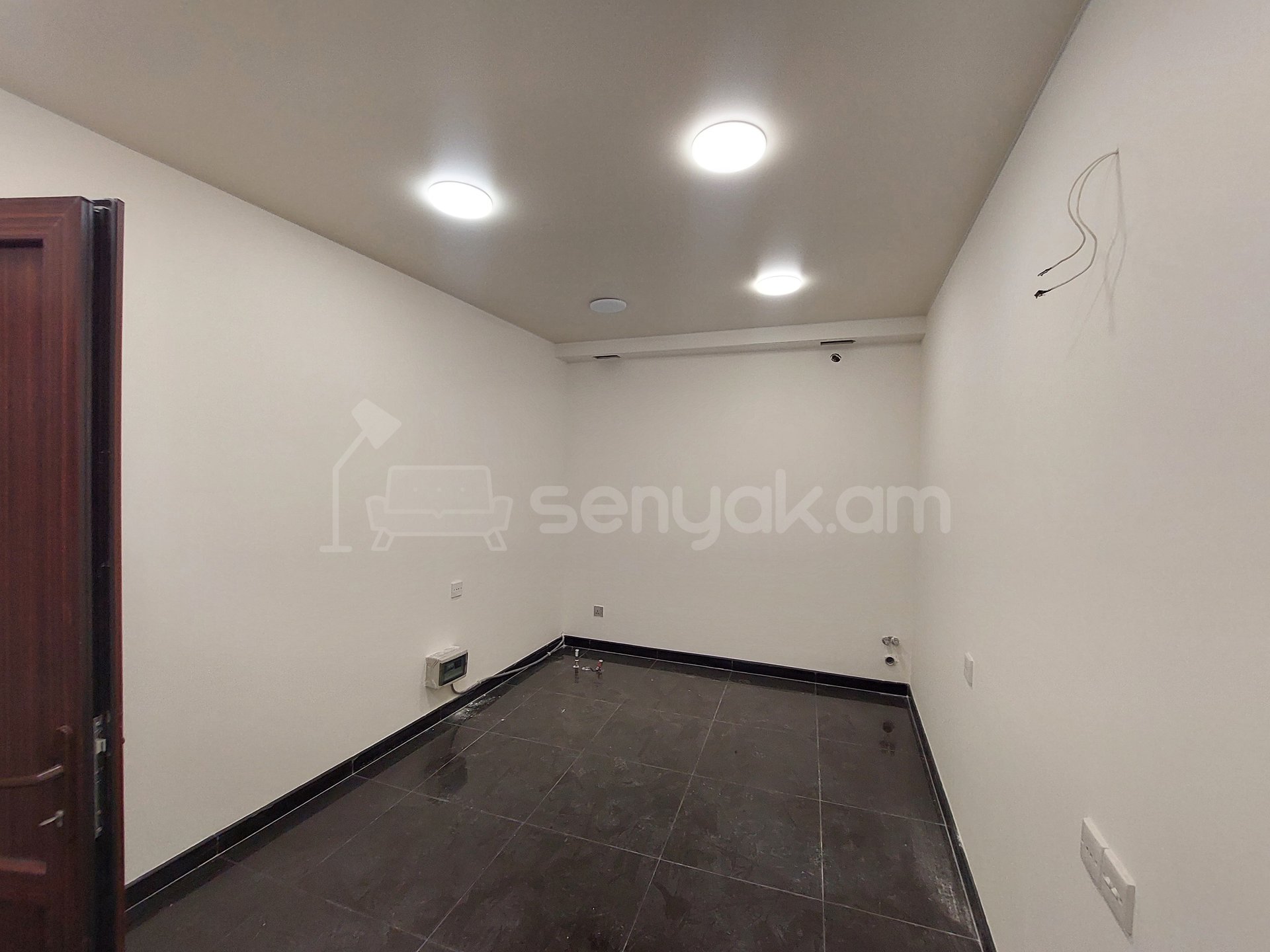 Սպասարկման Տարածք, 120քմ, Կապիտալ Վերանորոգված